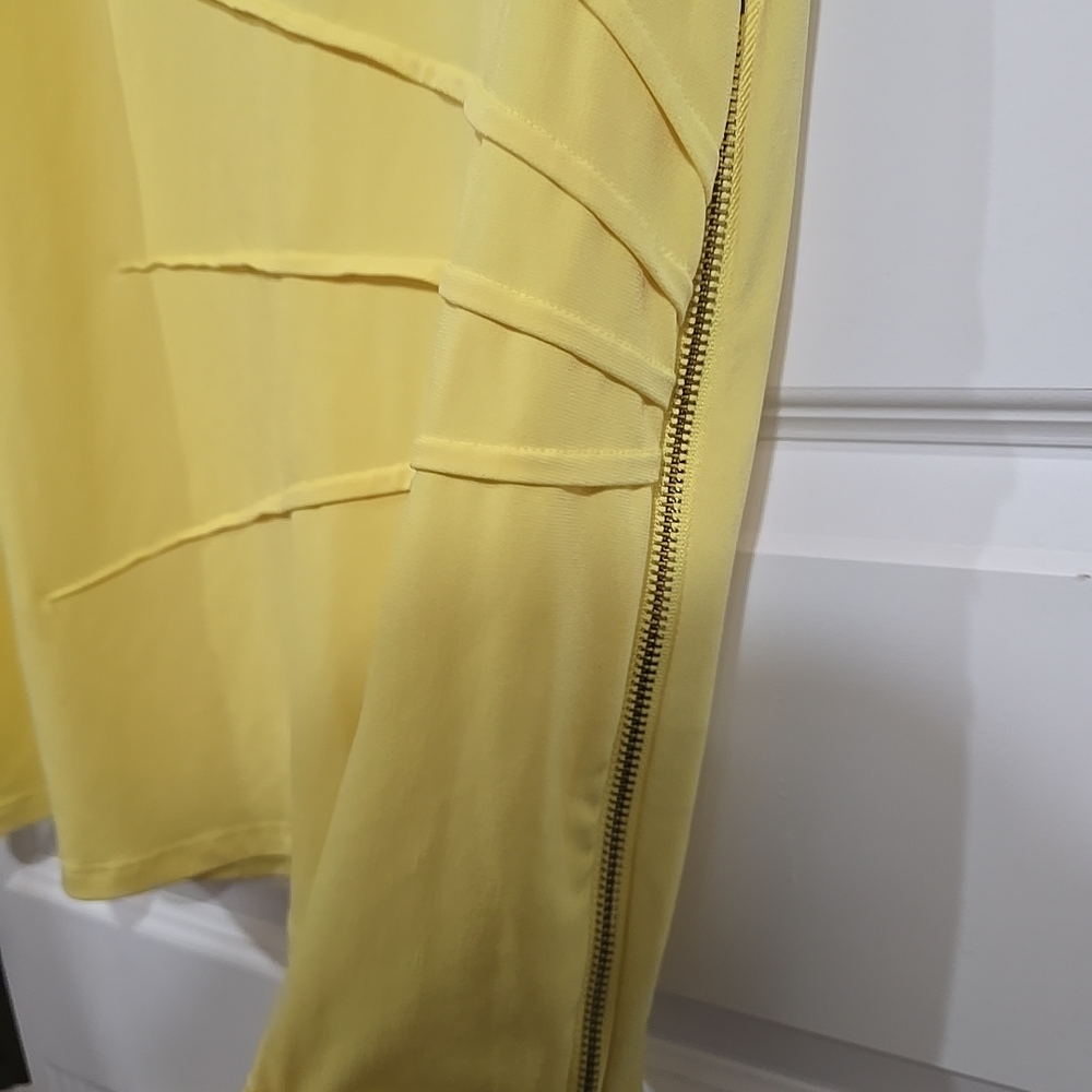 Calvin Klein Yellow Sleeveless Top - Picture 3 of 8